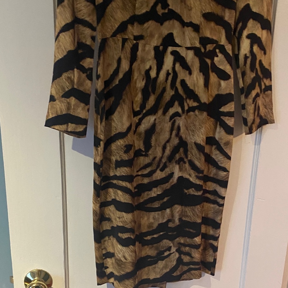 Dolce & Gabbana Brown Leopard Print Silk Midi Dress with Long Sleeves - Picture 5 of 7